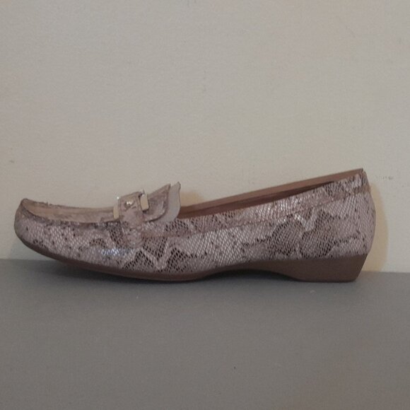 Naturalizer Women's Gisella Mauve Snake Flat 10 M US - Picture 3 of 7